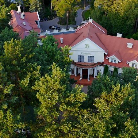 Отель Basniowa Вышкув Экстерьер фото